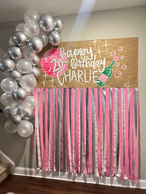 21 St Party Ideas, Brown Paper 21st Sign, 21st Birthday Wall Decorations, Dorm Bday Decorations, College Birthday Decorations, 20th Birthday Sign Ideas, 20th Bday Ideas Party, Party Ideas 20th Birthday, What To Do For My 20th Birthday