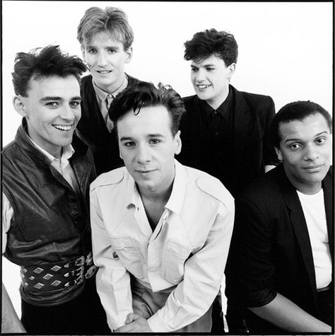 Simple Minds are a Scottish rock band formed in 1977. They achieved commercial success in the early 1980s and, despite various personnel changes, continue to record and tour. The band scored a string of hit singles, and are best known for their 1985 hit "Don't You (Forget About Me)" from the soundtrack of the film The Breakfast Club. John Hughes Films, Jim Kerr, Scottish Bands, Garage Punk, Forget About Me, Cassette Audio, John Hughes, Simple Minds, 80s Bands