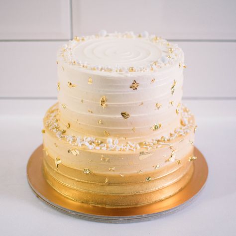 Cake Gold Leaf, Wedding Cake Gold Leaf, Rosette Cakes, Blown Sugar, Wedding Cake Gold, Ombre Rosette Cake, Ombre Wedding Cake, Square Cake Design, Golden Birthday Cakes