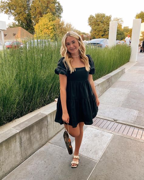 Short Black Flowy Dress, Black Hoco Dresses Flowy, Cute Black Dresses Casual, Short Flowy Dress Outfit, Black Preppy Dress, Dresses 8th Grade Graduation, Promotion Dresses 8th Grade Graduation, Cute Hoco Dresses Short Flowy, Graduation Outfit Ideas Black Dress