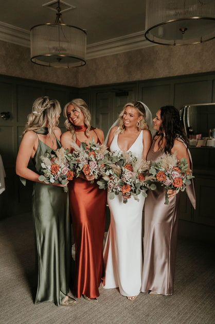 Orange Bridesmaids Dresses, Orange Bridesmaids, Orange Wedding Themes, Olive Green Weddings, Fall Wedding Bridesmaids, Rust Bridesmaid Dress, Fall Wedding Color Schemes, Rusting Wedding, Orange Bridesmaid