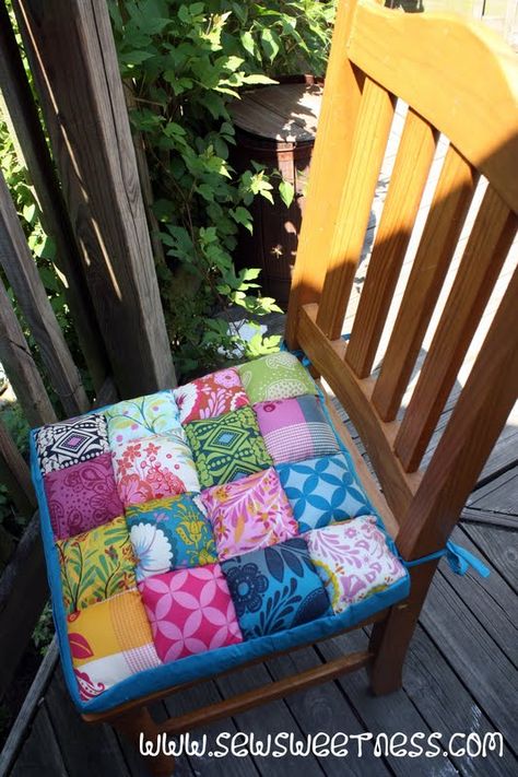 Diy Slipcover, Patchwork Chair, Hall Decoration, Cushion Tutorial, Sew Sweetness, Diy Cushions, Sewing Cushions, Wooden Chairs, Chair Slipcovers