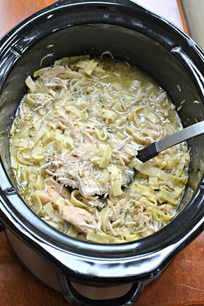 Chicken And Noodles Crockpot, Noodles Crockpot, Slow Cooker Chicken Noodle, Slow Cooker Chicken Noodle Soup, Dinner Crockpot, Summer Slow Cooker Recipes, Crockpot Chicken And Noodles, Fennel Soup, Chicken Noodle Soup Crock Pot