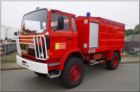 Renault_85 150 4x4 (CDHR) Camion Dévidoir Hors Route (SDIS… | Flickr Hors Route, 4x4 Trucks, Trucks, Vehicles