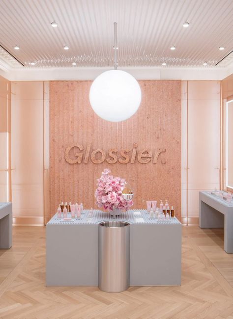 Glossier opens London flagship in Covent Garden's oldest building Glossier Covent Garden, Covent Garden Glossier, Covent Garden Aesthetic, Bday Aesthetic, Room Moodboard, Pink Bench, Shopping Aesthetic, Pharmacy Store, Covent Garden London