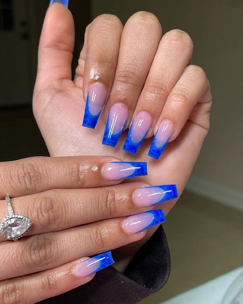 Pretty Royal Blue Nails, Short Acrylic Nails Designs French, Royal Blue Square Acrylic Nails, Summer Nails Dark Blue, Summer Nails Dark, Blue Manicure Ideas, Royal Blue Nails Short, Royal Blue French Tip Nails, Dark Blue French Tip Nails