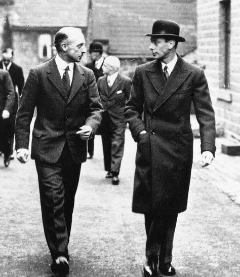 King George VI, 1926. He wasn't interested in fashion but insisted that his clothes be perfectly tailored, especially his uniforms. Pitti Uomo Street Style, Crombie Coat, Queen Mum, English Gentleman, Chesterfield Coat, King George Vi, Mens Fashion Illustration, 20th Century Fashion, Vintage Mens Fashion