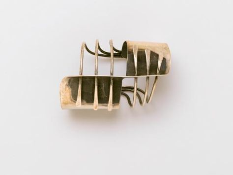 Studio Creations: Marvelous Modernist Jewelry | Dallas Museum of Art Art Smith, Cincinnati Art, Weiners, Alexander Calder, Modernist Jewelry, Mid Century Jewelry, Contemporary Jewellery, Artistic Jewelry, Modern Jewelry