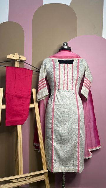 Punjabi Plain Suit Design With Lace, Plan Suit Designs With Lace Punjabi, Suit Design With Laces Punjabi, Lace Suits Punjabi, Plan Suit Designs, Simple Suit Designs With Laces, Cotton Punjabi Suits Designs, Lass Design Suit, Cotton Lace Design On Suits