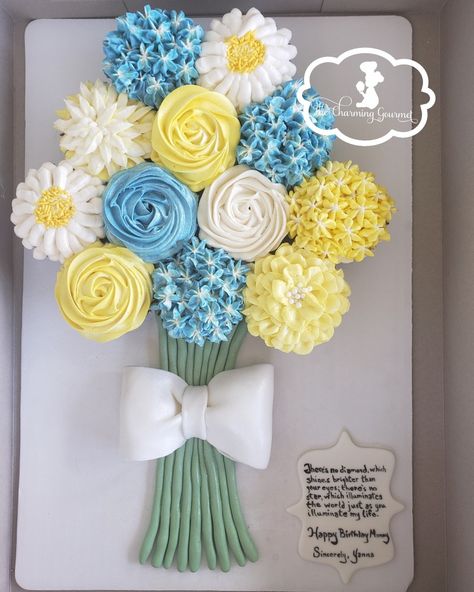 Pull Apart Cupcake Bouquet, Mother’s Day Pull Apart Cupcakes, Happy Mother’s Day Cupcakes, Spring Pull Apart Cupcakes, Mother S Day Cupcakes, Flower Birthday Cupcakes, Mothers Day Cupcakes Ideas, Mother’s Day Cupcakes, Pull Apart Cupcake Cake Birthday