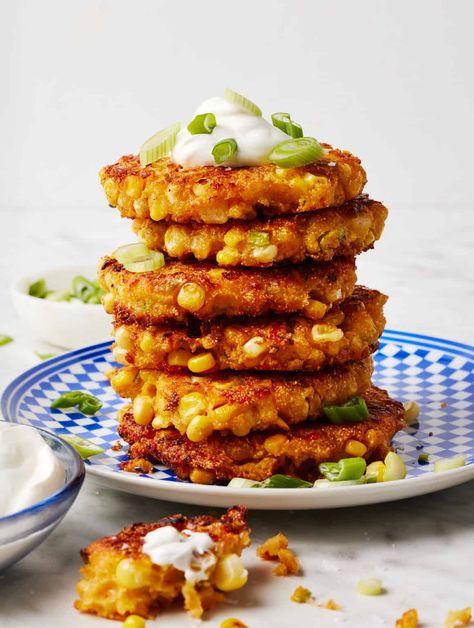 These corn fritters are easy to make with fresh corn, scallions, and cheddar cheese. Crisp on the outside and tender in the middle, they're a delicious summer appetizer or snack. Corn Fritters Recipe, Vegetarian Fritters, Sweetcorn Fritters, Fresh Corn Recipes, Jackfruit Sandwich, Corn Fritter Recipes, Easy Corn, Radish Recipes, Fritters Recipe