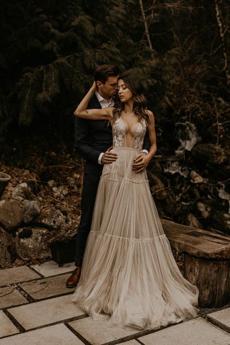 Non White Wedding Dress Colour, Non White Wedding Dress, Wedding Dress Colour, Non White Wedding Dresses, Wedding Dresses Hippie, Berta Bridal, Wedding Cocktail Party, Boho Beach Wedding, Dress Colour