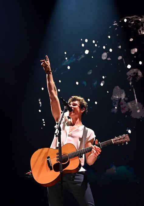 Shawn Mendes Starts North American Tour in Portland — Photos | POPSUGAR Celebrity Singing Images, Shawn Mendes Recent Pictures, Shawn Mendes Aesthetic Pictures, Shawn Mendes Collage Wallpaper, Pics Of Shawn Mendes, Shawn Mendes Magcon, Shawn Mendes Concert, Shawn Mendes Wallpaper, Dream Concert