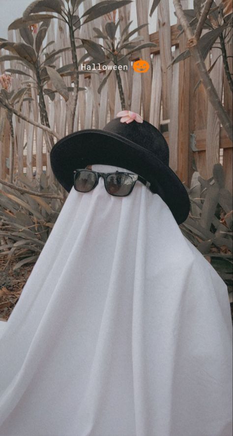 Ghost Blanket Costume, Fancy Ghost Costume, Stylish Ghost Costume, Female Ghost Costume, Funny Ghost Costume, Aesthetic Ghost Costume, Ghost Costume Aesthetic, Friendly Ghost Costume, Halloween Costumes Ghost