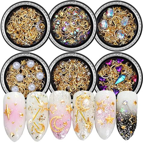 Nail Art With Metal Studs, Nail Accessories Design, Moon Charm Nails, Nail Charm Nails, Nail Art With Charms, Nail Star, Nails Aesthetics, Charms Nails, Nail Embellishments