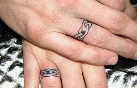 50 Inspiration Irish Tattoos With Significant Meaning Infinity Ring Tattoo, Ring Tattoo Designs, Wedding Band Tattoo, Celtic Tattoo Designs, Celtic Knot Tattoo, Wedding Ring Finger, Wedding Ring Tattoo, Tattoo Wedding Rings, Finger Tats