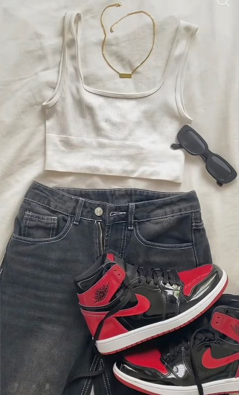 Red Black White Outfit Streetwear, Outfits For Red And Black Jordans, Air Jordan 1 Red And Black Outfit, Fits With Red Jordans, Black And Red Sneakers Outfit, Jordan Black And Red Outfit, Outfit With Red Jordans, Jordan Outfits Ideas, Outfits With Red Jordans 1s