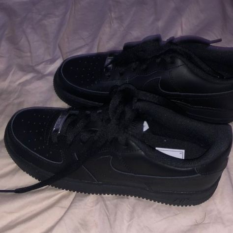 Black Nike Shoes Aesthetic, Black Air Forces Aesthetic, Black Air Force 1 Aesthetic, Miguel Diaz Aesthetic, Black Forces Outfits, Black Airforce 1 Outfits, Black Air Force 1 Outfit Women, Black Airforce 1, Black Air Force 1 Outfit