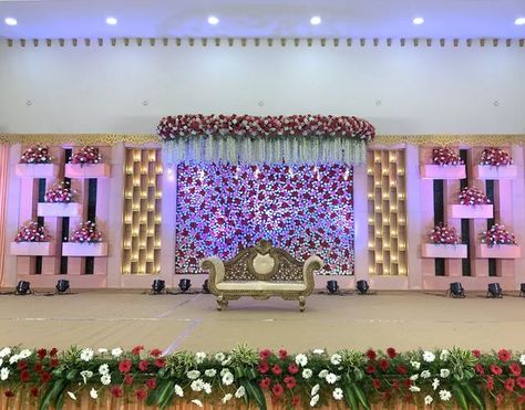 Flower Decorations For Marriage, Wedding Designs Decoration Receptions, Flower Decorations For Reception, Engagement Decors Backdrop, Marriage Stage Decoration Indian Wedding, Engagement Stage Design, Reception Flower Decoration, Indian Wedding Stage Decoration Simple, Reception Background Decorations