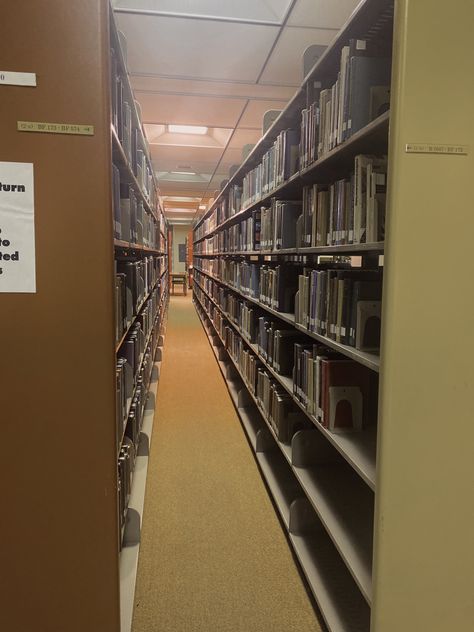 Creepy Books Aesthetic, Creepy Library Aesthetic, Horror School Aesthetic, Empty Classroom Aesthetic, Creepy School Aesthetic, Eerie Library, Empty School Aesthetic, Creepy Library, Backrooms Creepy