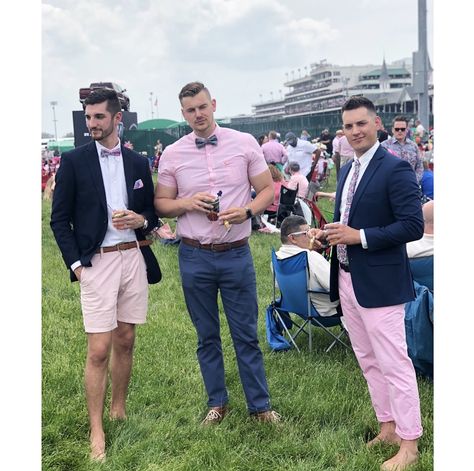 Men’s style at the Kentucky Derby/ Oaks Kentucky Derby Couples Outfits, Mens Derby Outfits, Kentucky Derby Mens Attire, Derby Outfits For Men, Derby Outfits Men, Kentucky Derby Men, Horse Race Outfit, Derby Party Outfit, Derby Day Fashion