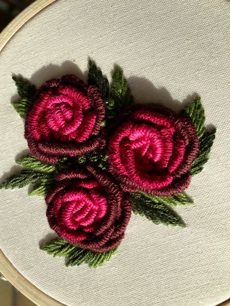 In this video, I'll show you how to embroider volumetric ombre roses. I’ll suggest you to use cotton fabric, cotton threads and a little patience!) Good luck! Bullion Rose, Embroidery 3d, Rosé Hands, Hand Embroidery Design, Cotton Thread, 3d Design, Fabric Cotton, Embroidery Design, Good Luck