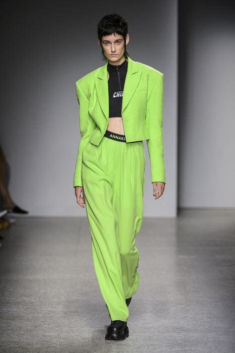 Neon Green Clothes, Neon Streetwear, Neon Avant Garde Fashion, Neon Green Fashion, Neon Green Fashion Editorial, Lime Punch, Milan Fashion Week Runway, Fashion D, Neon Fashion