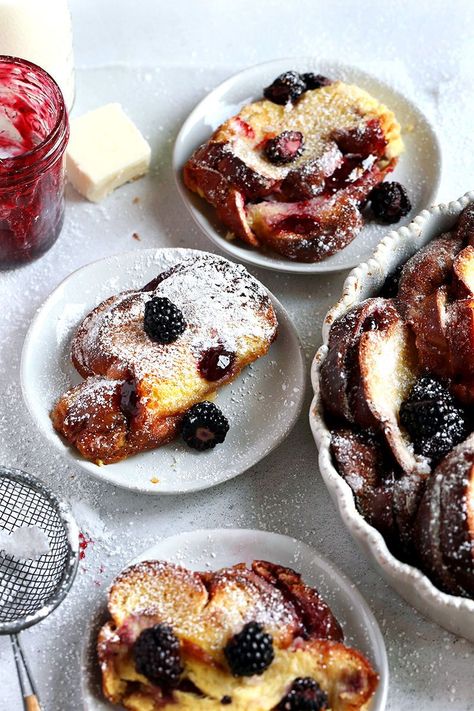 Mascarpone French Toast, Blackberry Mascarpone, Blackberry Preserves, French Toast Bake Overnight, French Toast Casserole Overnight, Baked French Toast, Pane Dolce, Overnight French Toast, Summer Breakfast