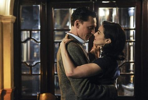 | Freddie Page (Tom Hiddleston) and Hester Collyer (Rachel Weisz) in ... Deep Blue Sea Movie, Loki Meme, Thomas Hiddleston, Tom Hiddleston Interview, Tom Hiddleston Funny, Deep Blue Ocean, Plan Image, The Deep Blue Sea, Be With You Movie