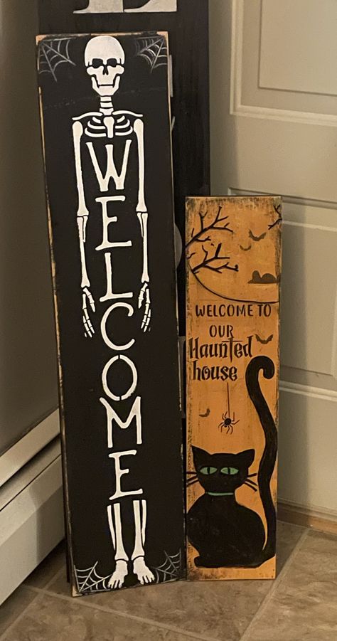 Happy Halloween Porch Leaners, Autumn Porch Signs, Halloween Porch Boards, Halloween Signs Diy Wood Crafts, Painted Boards Ideas, Painted Halloween Signs, Welcome Sign Halloween, Wood Halloween Decorations, Buffet Halloween