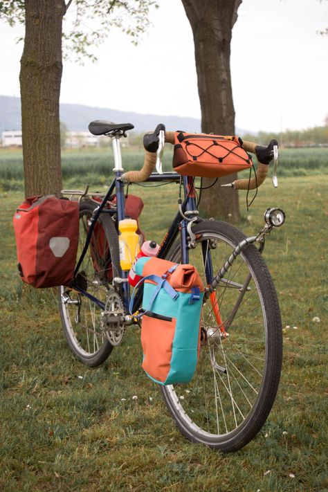 Reader's Rig: Alberto's Casbah Cicloclub Custom - BIKEPACKING.com Bicycle Bag Pattern, Cute Bike Helmet, Bike Women Cycling, Bikepacking Gear, Bikepacking Bags, Bicycle Gear, Biking Backpack, Bike Camping, Fixed Gear Bicycle