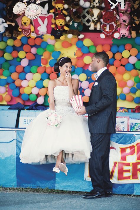 Carnival Wedding Theme, Vintage Carnival Wedding, Fair Wedding, Fair Theme, Circus Wedding, Carnival Wedding, Sweets Table, Fair Food, Beautiful Beach Wedding