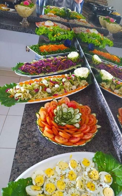 Salad Bar Ideas Party, Bar Ideas Party, Salad Bar Ideas, Buffet Party Food, Wedding Foods, Buffet Wedding, Wedding Buffet Food, Food Garnish, Buffet Party