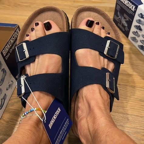 Birkenstock ARIZONA BRAND NEW- never worn- with Tags NAVY NUBUK Birkenstock Arizona, Birkenstock Shoes, Cool Socks, Birkenstock, Arizona, High Heels, Navy Blue, Socks, Buckle