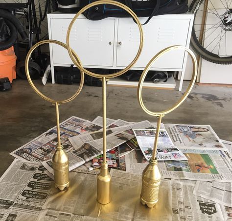 This DIY Quidditch Pong is the easiest do it yourself way to start playing Harry Potter Beer Pong for your next magical party! Harry Potter Beer Pong, Diy Quidditch, Quidditch Pong, Harry Potter Motto Party, Harry Potter Weihnachten, Baby Harry Potter, Harry Potter Bachelorette, Harry Potter Shower, Harry Potter Bridal Shower