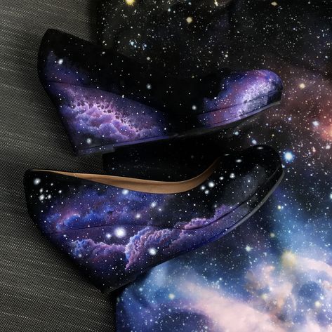 Custom Cosmic galaxy acrylic hand painted nasa space shoes by Lanchen designs - @lanchendesigns Space Shoes, Painted Galaxy, Galaxy Outfit, Shoe Painting, Light Up Dresses, Galaxy Shoes, Galaxy Wedding, Cosmic Galaxy, Galaxy Dress