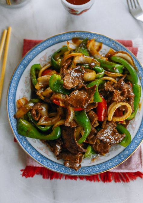 Keto Steak Stir Fry, Stir Fry Steak, Pepper Steak Stir Fry, Steak Stirfry Recipes, Keto Steak, Chinese Pepper Steak, Steak Stir Fry, Woks Of Life, Pepper Steak Recipe