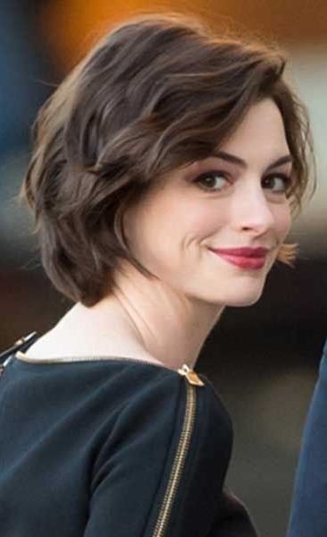 Short Hair Square Face Pixie Cuts, Female Haircuts, Kort Bob, Layered Hairstyles, Haircuts For Wavy Hair, Short Layered, Short Hairstyles For Thick Hair, Hair Styles 2017, Short Wavy Hair