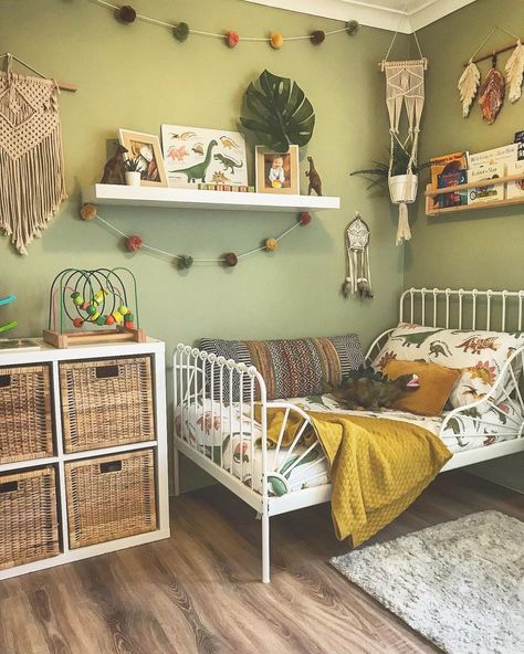 Boys Green Bedroom Ideas, Dinosaur Room Boys, Boy Dinosaur Room, Boys Jungle Bedroom, Small Boys Room, Dinosaur Bedroom Ideas, Dinosaur Theme Room, Dino Bedroom, Green Boys Room