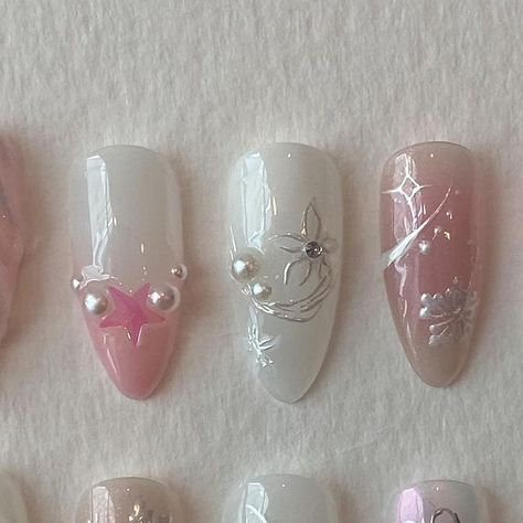 Press On Ideas, Gold Pink Nails, Girly Nail Art, Nails Images, Asian Nails, Pretty Gel Nails, Really Cute Nails, Rose Nails, Nail Swag