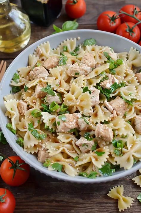 Sesame Pasta Chicken Salad Recipe - Cook.me Recipes Pasta Salad With Eggs, Salad With Ginger Dressing, Ginger Dressing Recipe, Chicken Sesame, Salad With Eggs, Chicken Pasta Salad Recipes, Bowtie Pasta Salad, Pasta Chicken, Ginger Dressing