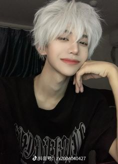 130 知悉C ideas in 2022 Werewolf Twilight, Men Dyed Hair, Guys With White Hair, White Hair Men, Boy With White Hair, Long White Hair, Sugawara Koushi, Boys Long Hairstyles