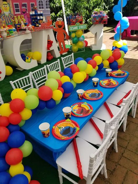 Sesame Street 1st Birthday Party, Sesame Street Birthday Party Ideas Boy, Ideas Para Decorar Una Fiesta, Elmo Birthday Party Boy, Sesame Street Birthday Party Ideas, Elmo First Birthday, Son Birthday, Lovely Moments, Elmo Birthday Party