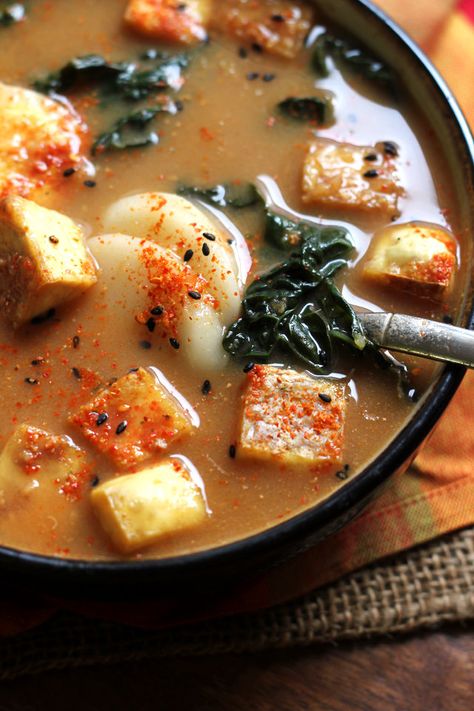 Spicy Miso Soup with Korean Rice Cakes Spicy Miso Soup, Marinated Eggs, Roasted Tofu, Miso Noodle Soup, Korean Rice Cakes, Rice Cake Soup, Asian Soups, Miso Soup Recipe, Vegetarian Soups