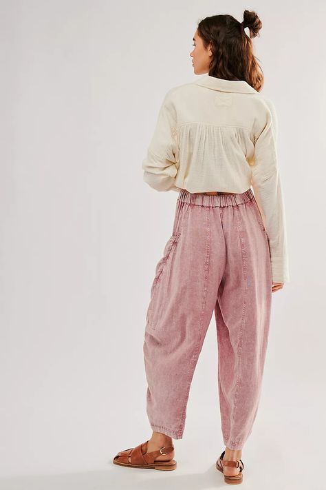 High Road Pull-On Barrel Pants | Free People Texas Womens Fashion, Barrel Leg Pants, Barrel Pants Outfit, Boho Spring Outfits, Costa Rica Clothes, Loose Clothing Style, Free People Outfits, Natural Clothing Style, Barrel Pants