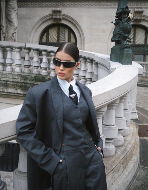 Women 3 Piece Business Suit, Suit Photoshoot Women, Women In Suits Aesthetic, 3 Piece Suit Women, Gray Suits, Woman In Suit, Lawyer Fashion, Lawyer Outfit