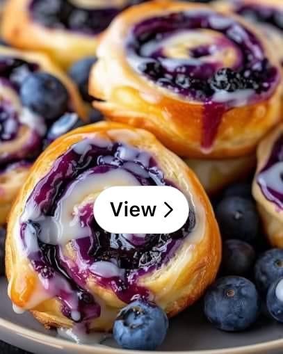 Lemon8 · Blueberry Cheesecake Rolls Recipe🍰 · @Jakari Lashika Blueberry Cheesecake Rolls, Cheesecake Rolls, Blueberry Cheesecake, Looks Yummy, Egg Rolls, Rolls Recipe, Cooking Tips, Dough, Cheesecake