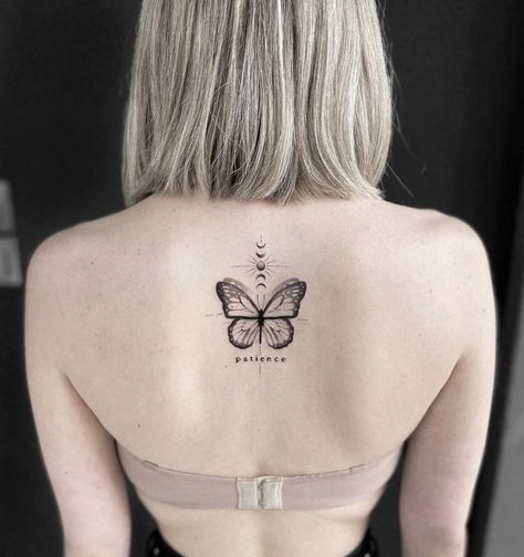 aesthetic-tattoo-butterfly-moon-gio Moon With Butterfly Tattoo, Moon And Butterfly Tattoo, Moon Butterfly Tattoo, Butterfly And Moon Tattoo, Butterfly Moon Tattoo, Tattoo Mom, Tattoos Aesthetic, Butterfly Back Tattoo, Butterfly Moon