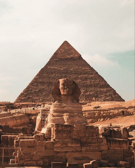 #egypt #beautifuldestinations #pyramid #giza #travel #photography #travelphotography Giza Pyramids Wallpaper, Pyrimads Egypt, Pyramids Photography, Egyptian Ruins, Sphinx Egypt, Egypt Wallpaper, Nostalgic Photography, Monument Architecture, Megalithic Monuments