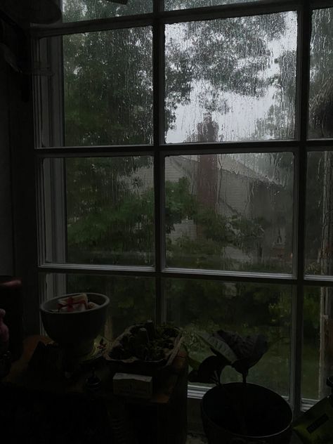 Rain Aethestic, Gloomy Morning Aesthetic, Rain Through Window, Rainy Window Aesthetic, Quiet Core, Rainy Wallpaper, Rain Window, Cozy Rainy Day, Rain Aesthetic